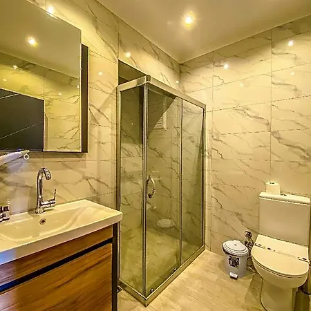Roy Hotel Akçay