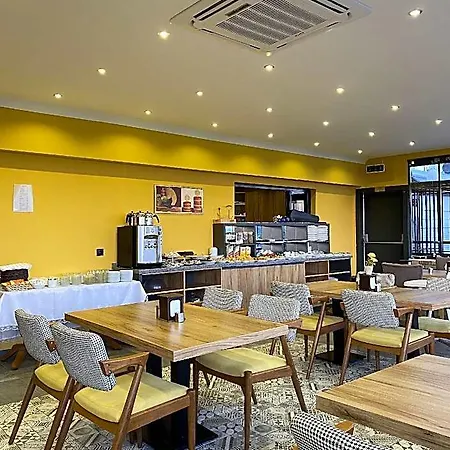 Hotel Roy