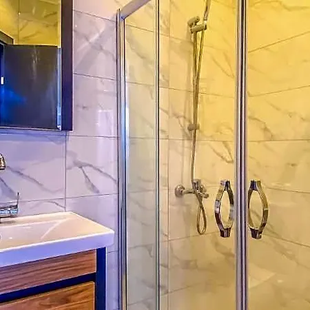 Roy Hotel 4*